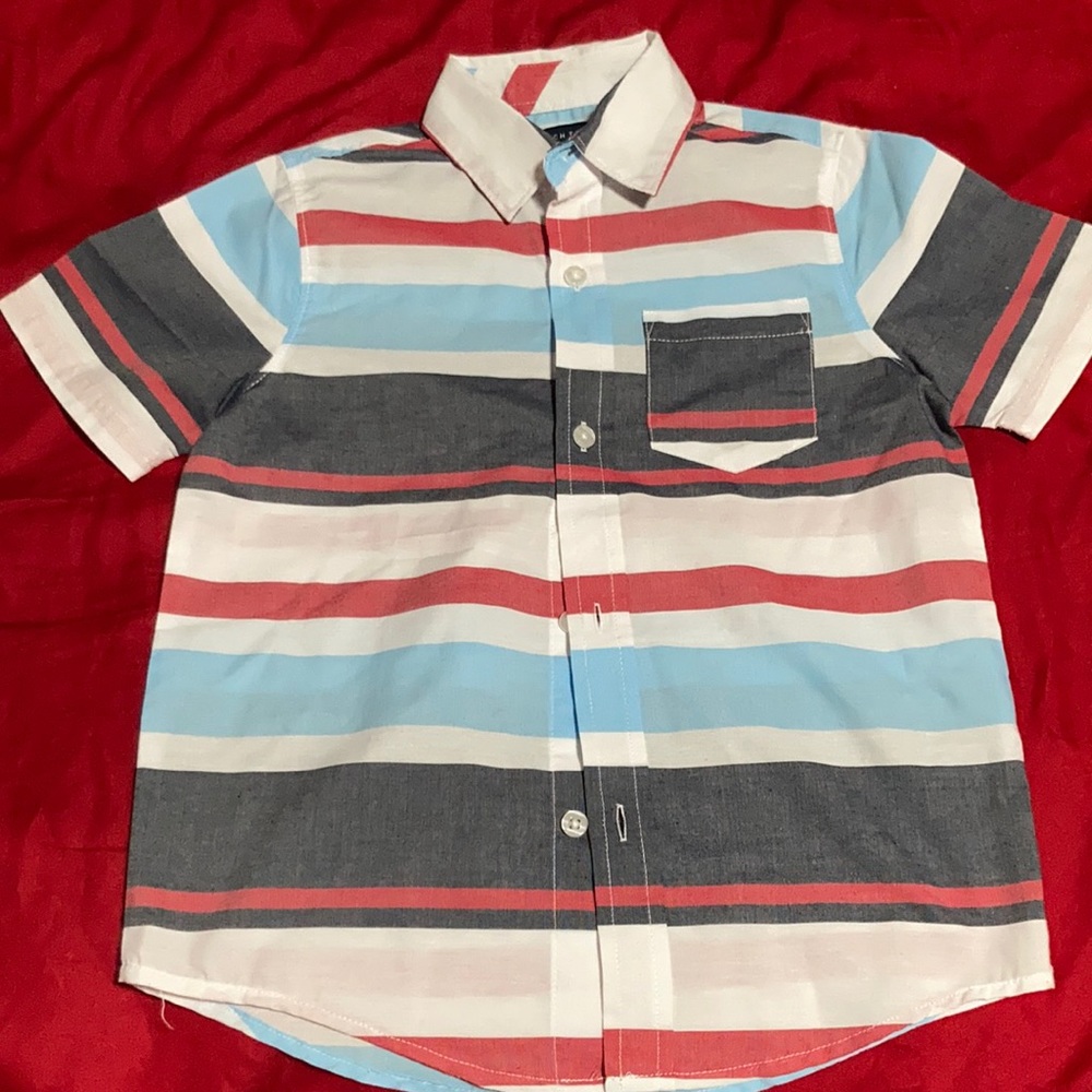 Short sleeve button down